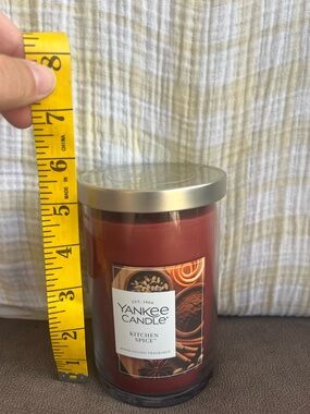 NWT Yankee Candle Kitchen Spice Red Glass Jar Candle with Silver Lid